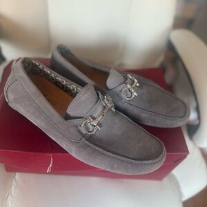 Men's Ferragamo Parigi Eco Suede Drivers Loafer size 10.5 like new